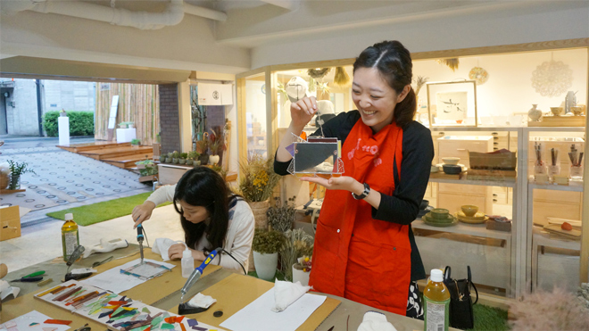 Glass & Art MOMO ステンドグラスワークショップ 10/25(日) 受講生募集中！