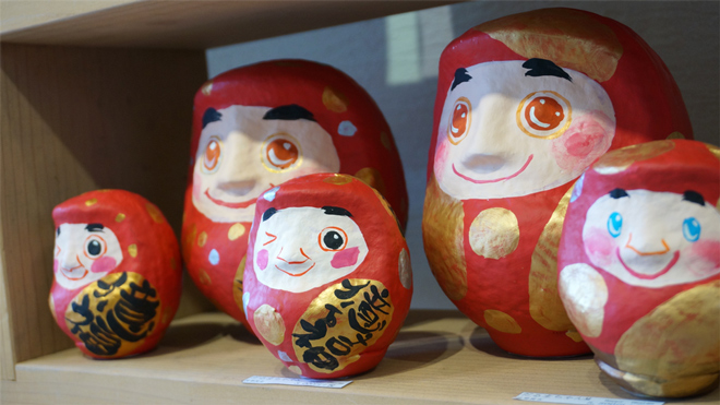 画家 名嘉真麻希 個展「だるまちゃん」