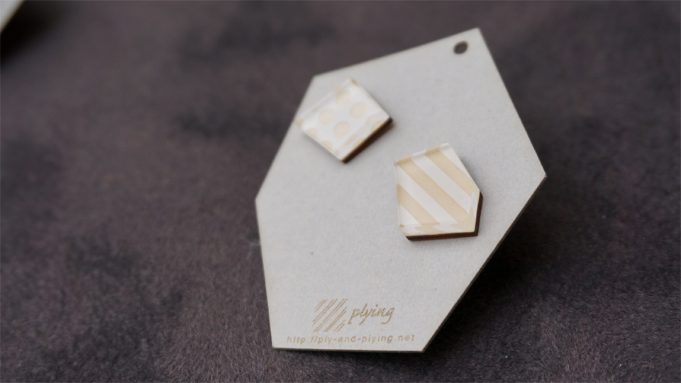 かけらピアス/イヤリング plying