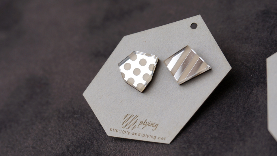 かけらピアス/イヤリング plying