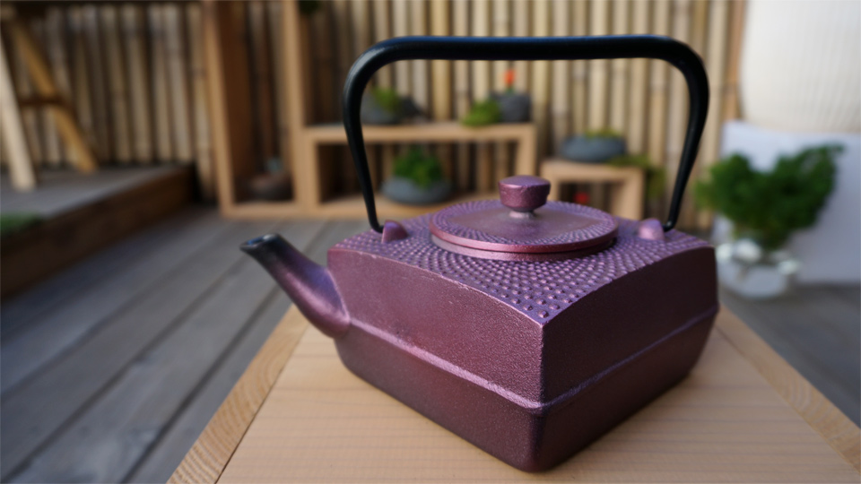 南部宝生堂(及富 OITOMI)南部鉄器 鉄瓶 急須正方角アラレパール