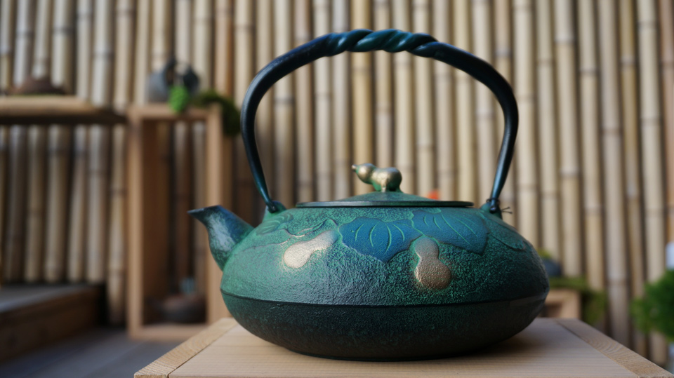 南部宝生堂(及富 OITOMI)南部鉄器 鉄瓶