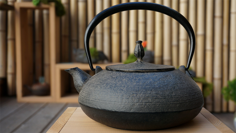 南部宝生堂(及富 OITOMI)南部鉄器 鉄瓶 平丸糸目