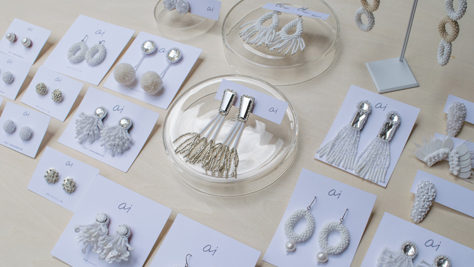 ai ビーズ刺繍アクセサリー