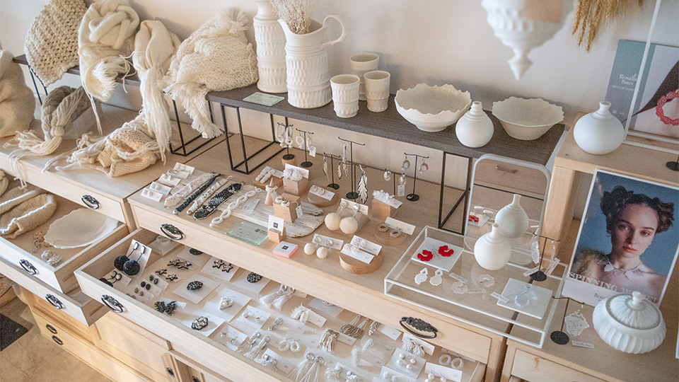 ビーズ刺繍アクセサリー ai しろしろ2018