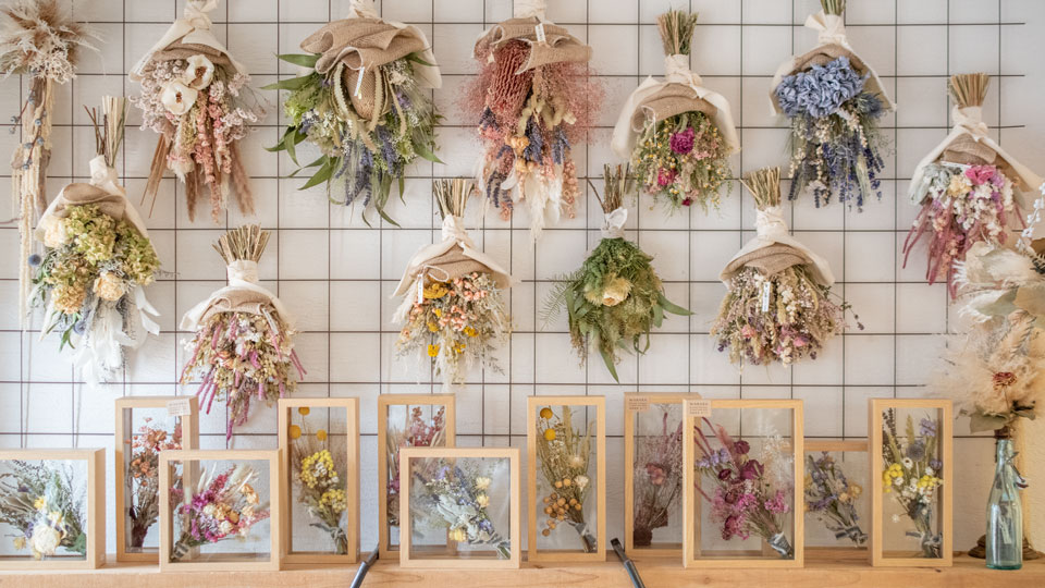 Tida Flowerのドライフラワースワッグウォール