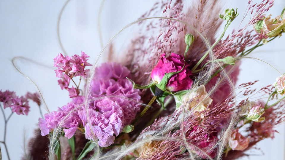 Tida Flowerのフレームフラワー。ピンク系っぽい正方形・ふつうスリム