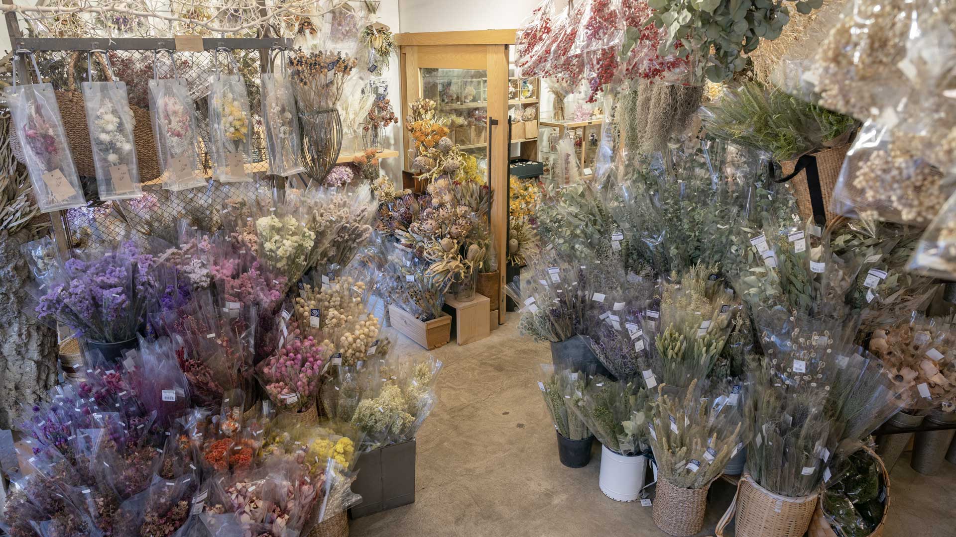 Tida Flower表参道店のドライフラワーブース