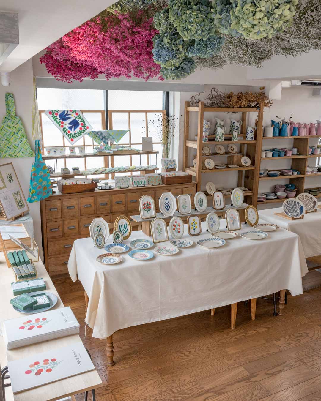 やさしい、絵のお花屋さん。「totoganashi展」 7/18-7/30, 2024